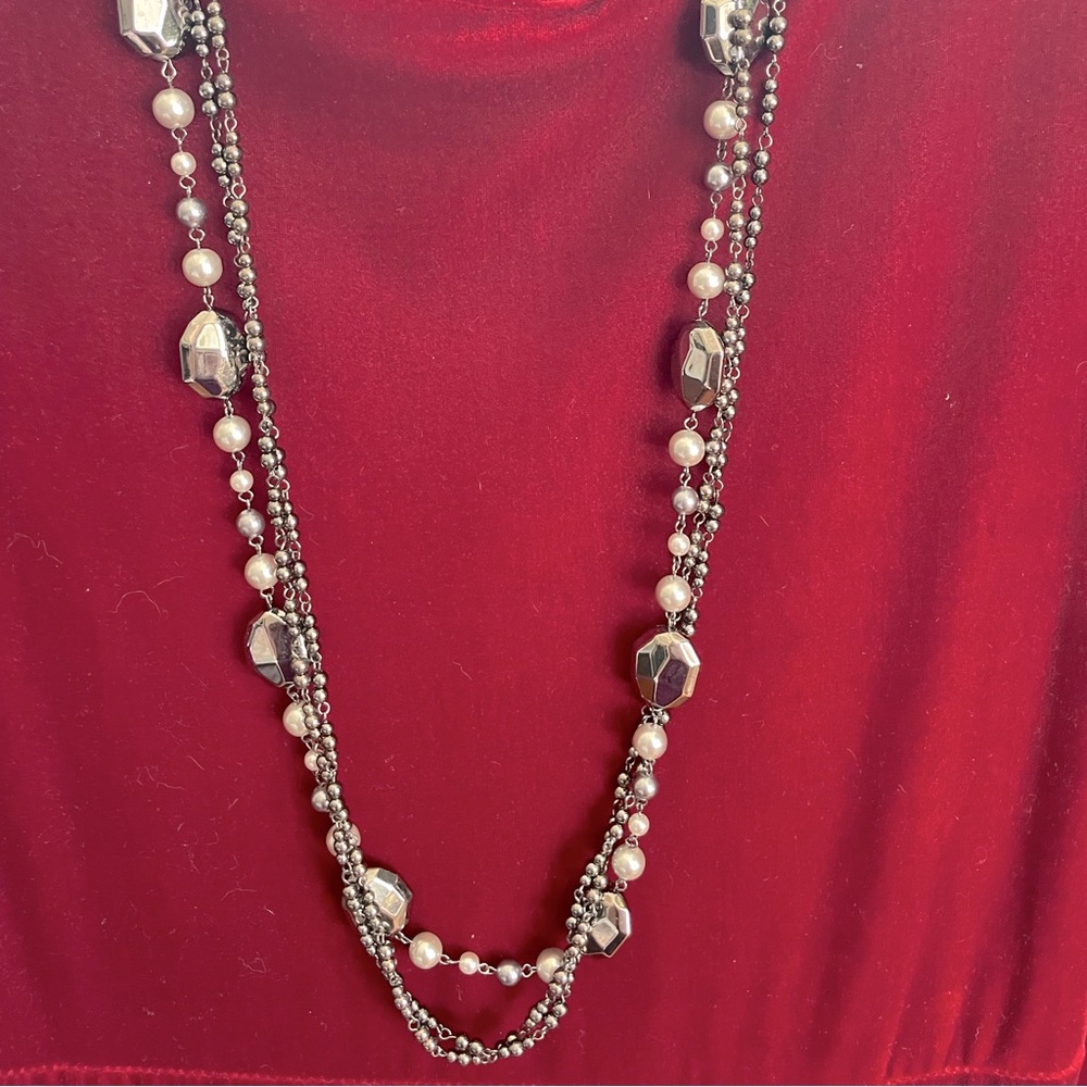 Beautiful necklace. Excellent condition